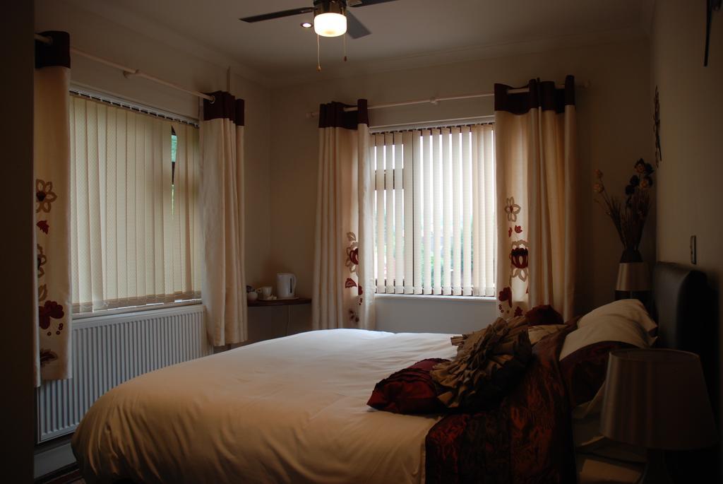 Castle Green Bed And Breakfast Ashbourne  Bagian luar foto