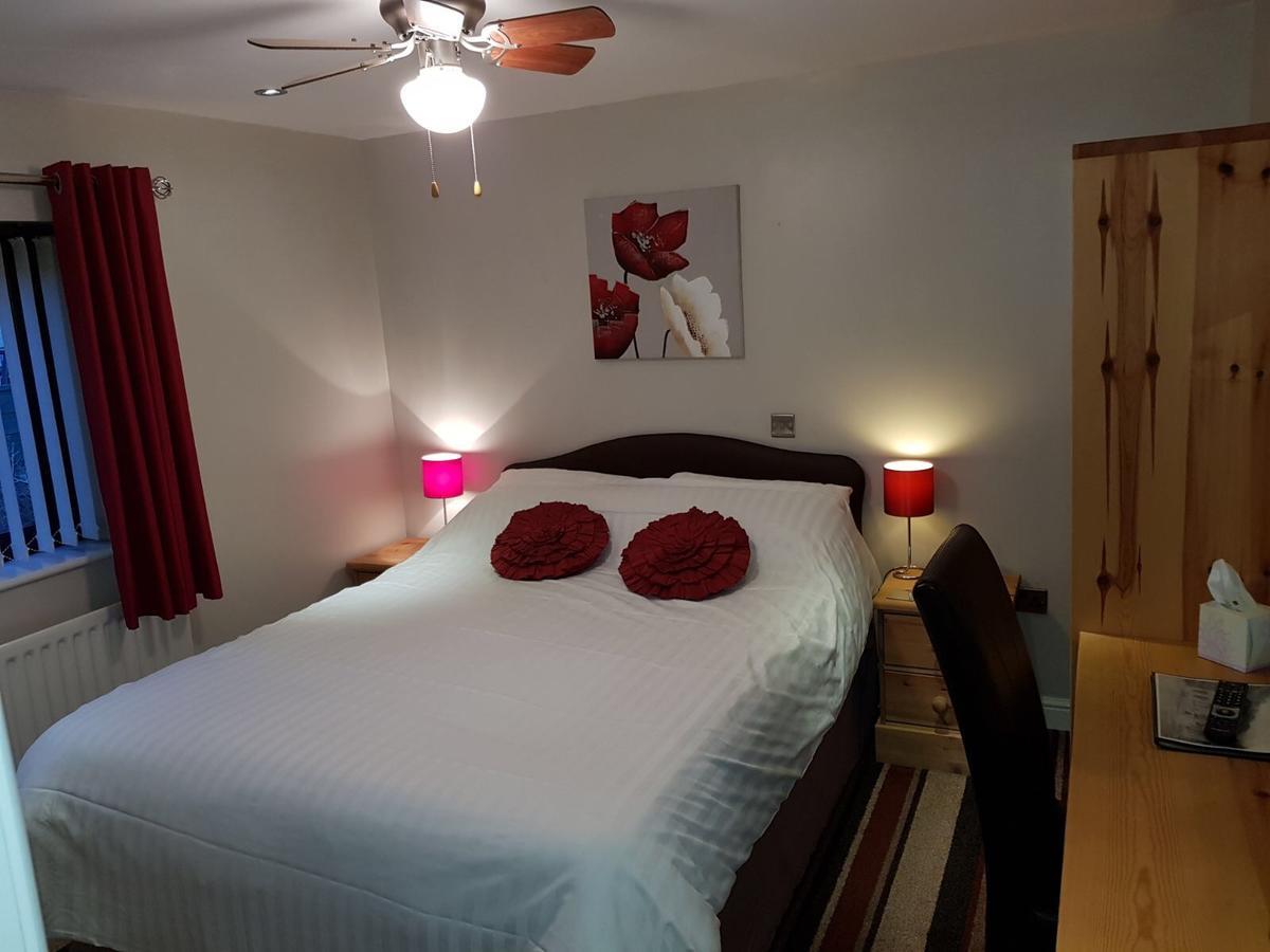 Castle Green Bed And Breakfast Ashbourne  Bagian luar foto